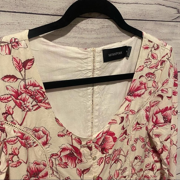 MinkPink Flowy Floral Mini Dress size Med - Picture 15 of 16